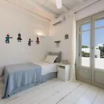 Vinea Paros *