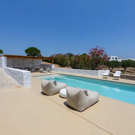 فيلة Vinea Paros *