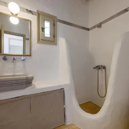 Vinea Paros * Piso Livadi